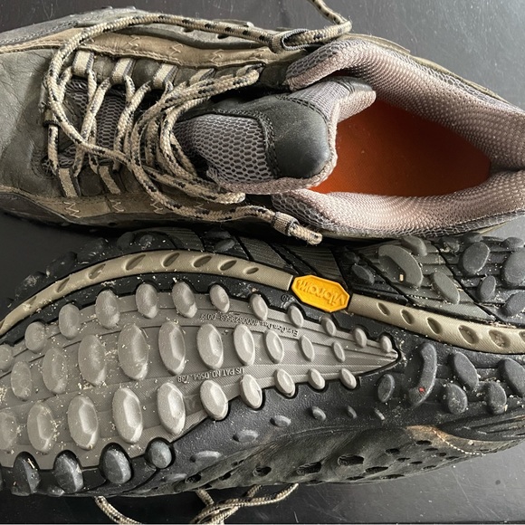 Merrell hiking shoes - Picture 1 of 5
